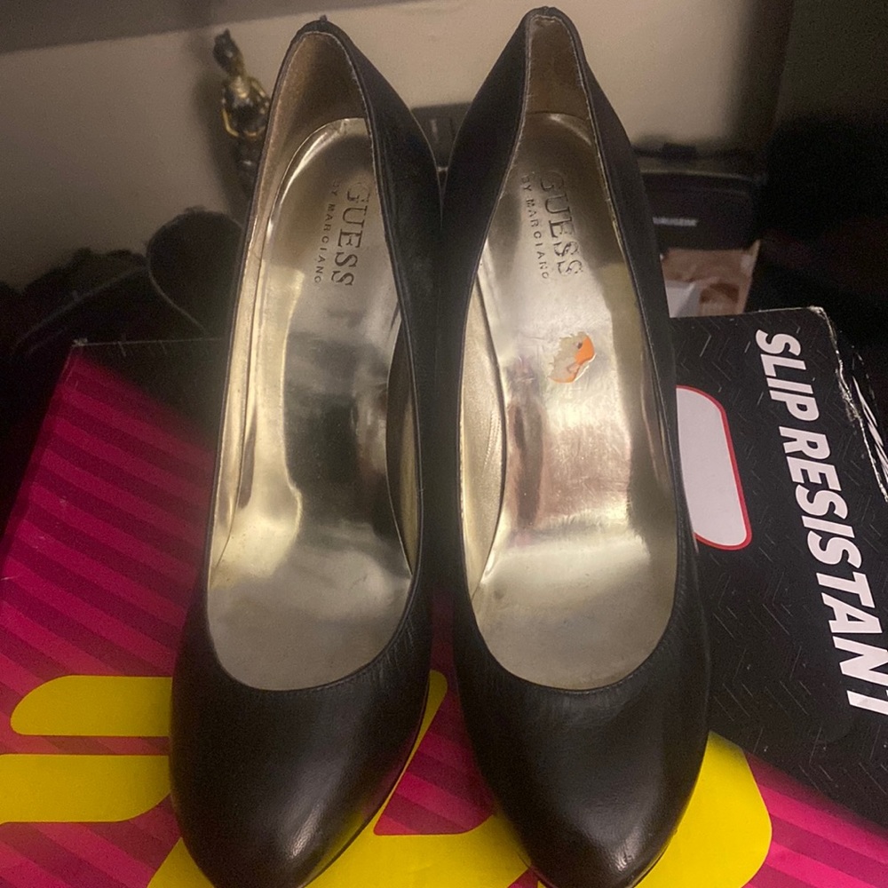 Guess by Marciano Pumps 8 1/2
